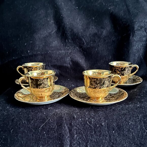 4 - Estate Vintage 22kt Hand Painted Demitasse Cups w/Saucers - Picture 10 of 11